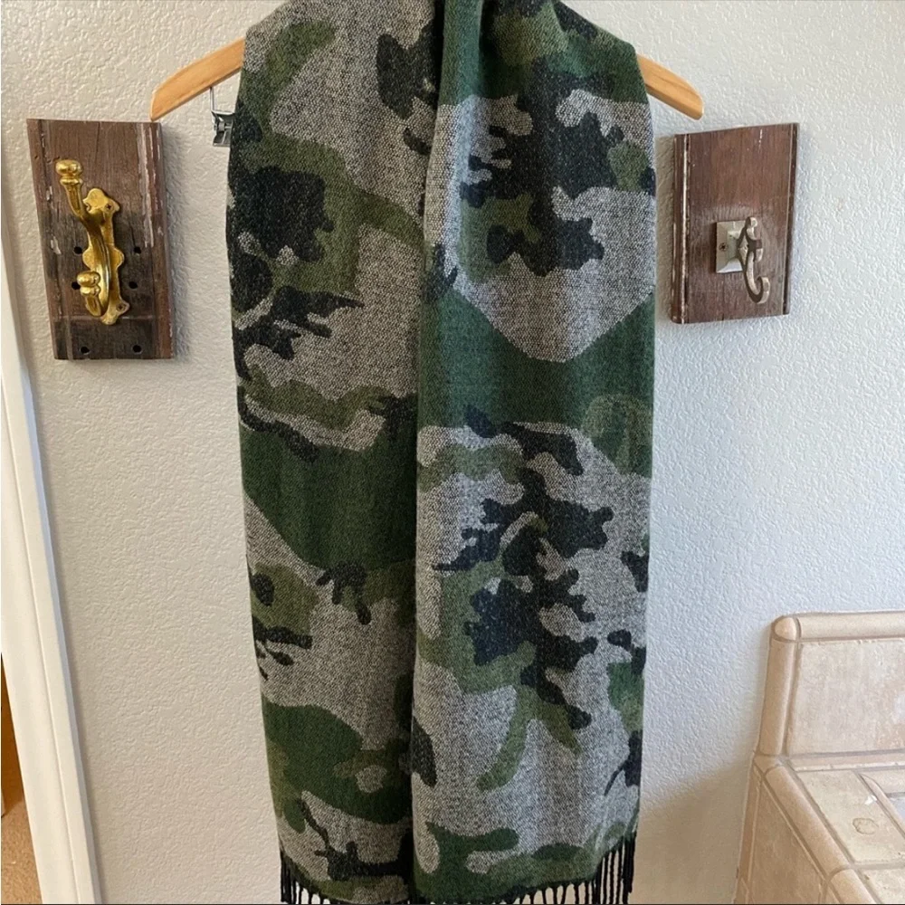 Large camo blanket scarf